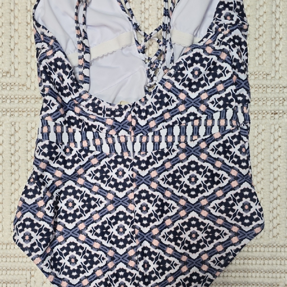 Jessica Simpson Black and White Geometric One Piece Swimsuit - Picture 9 of 12